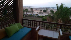 Cozy Sea view Chalet, in front of Marina 8